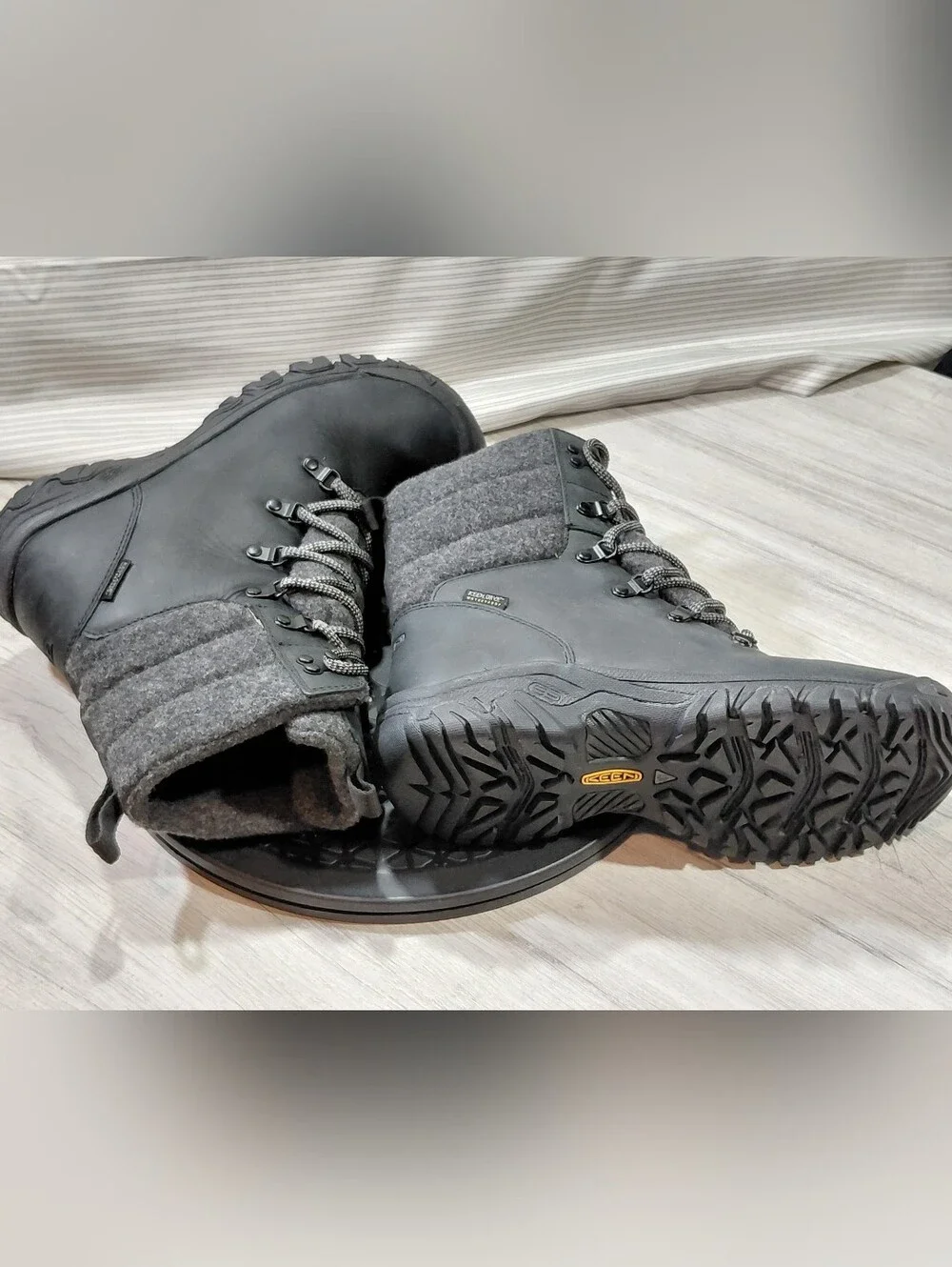 KEEN Womens Greta Premium Full Grain Black Waterproof Leather Upper SIZE W8